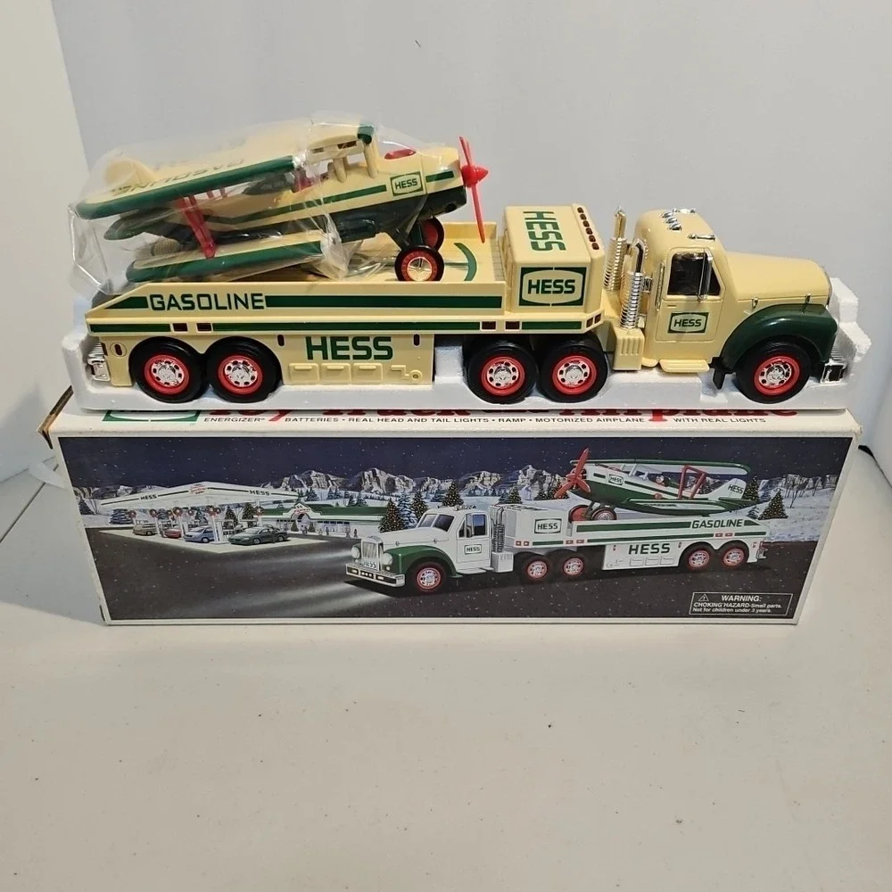 RARE Vintage Hess 2002 18 Wheeler Truck and Airplane Toy New In Original Box